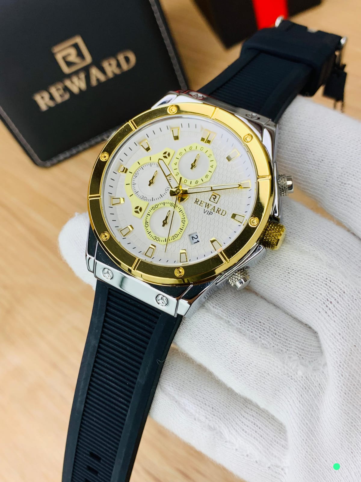 REWARD VIP Men’s Chronograph Watch – Gold Bezel, White Dial & Silicone Strap
